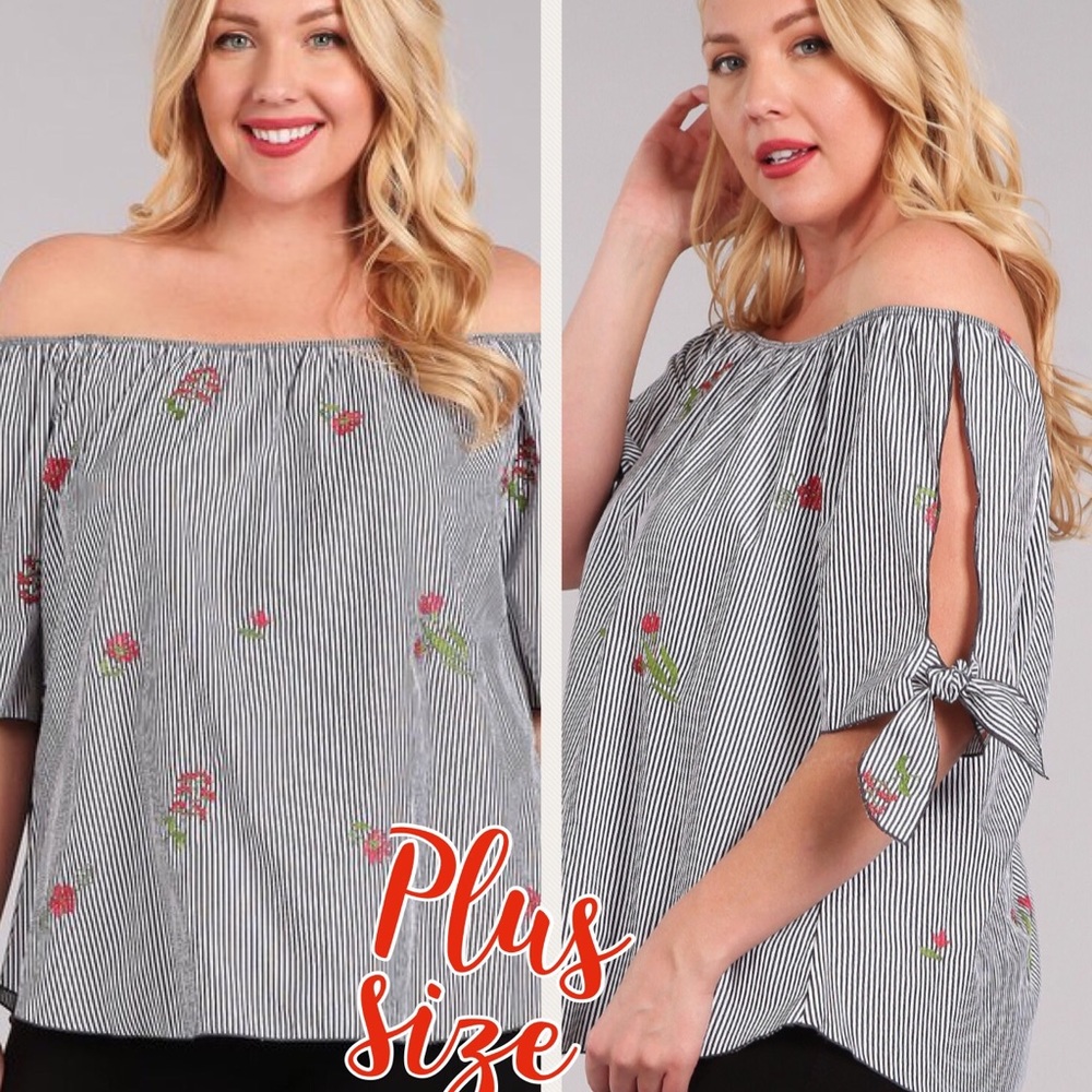 🌺Plus sized off the shoulder striped shirt🌺